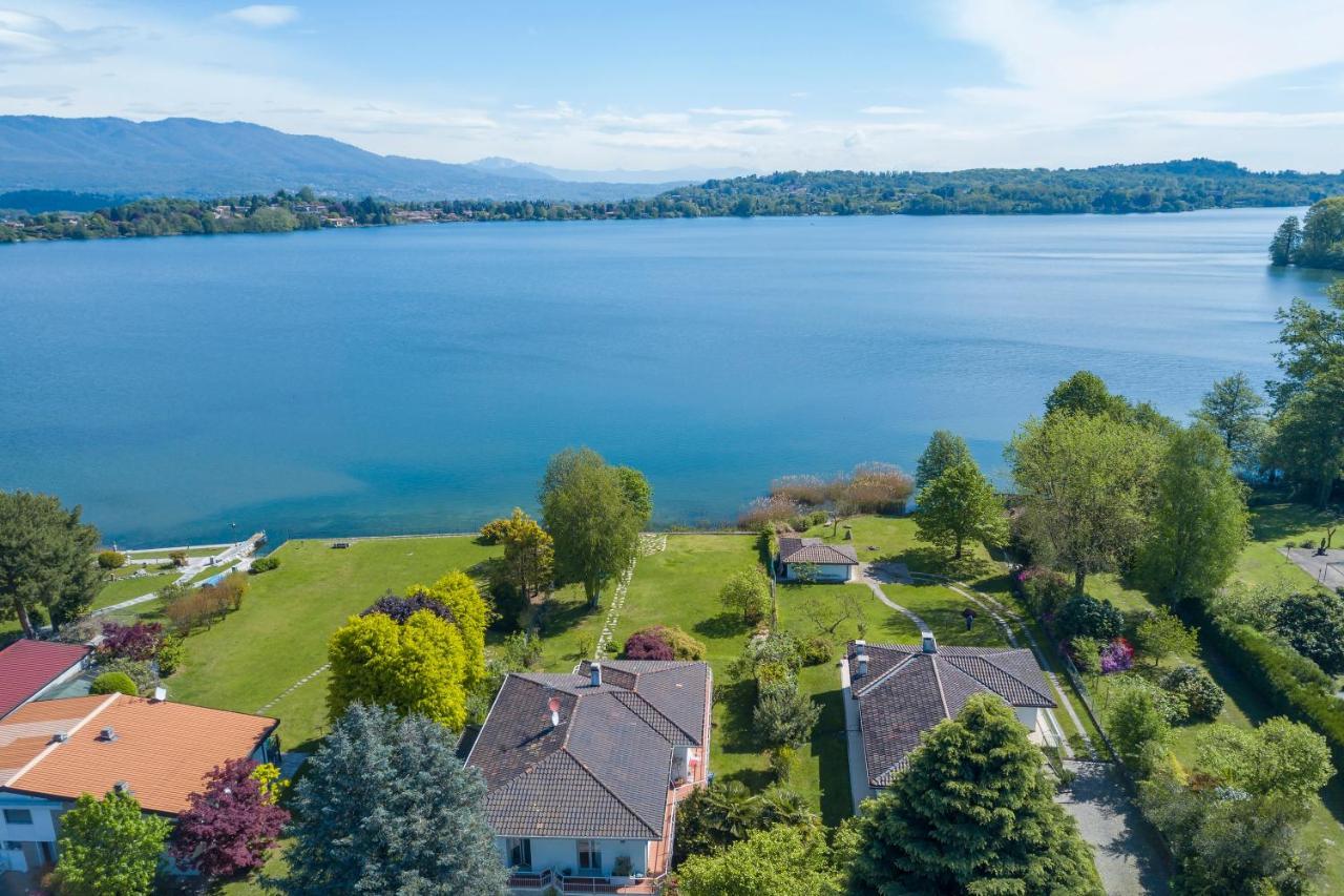 Villa Martine Au Bord Du Lac - Happy Rentals Кадреццате Экстерьер фото