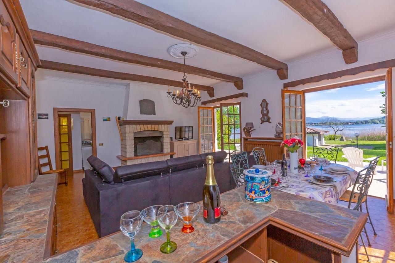 Villa Martine Au Bord Du Lac - Happy Rentals Кадреццате Экстерьер фото